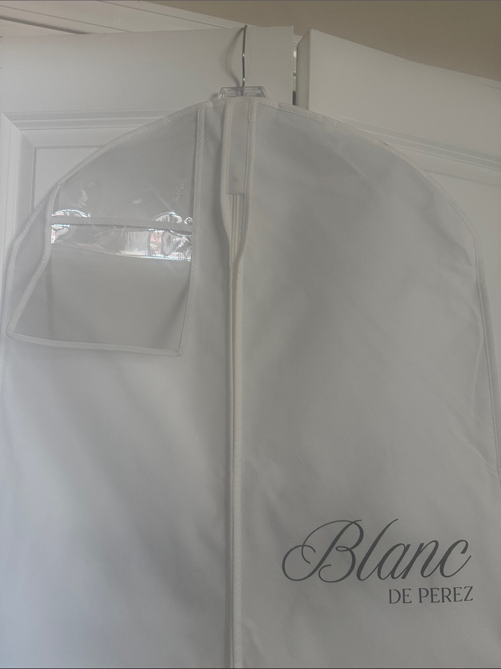 White Wedding Garment Bag - Protective Clothing Storage - Picture 3 of 4